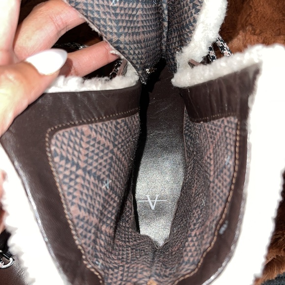 Waterproof Boots - Picture 9 of 14